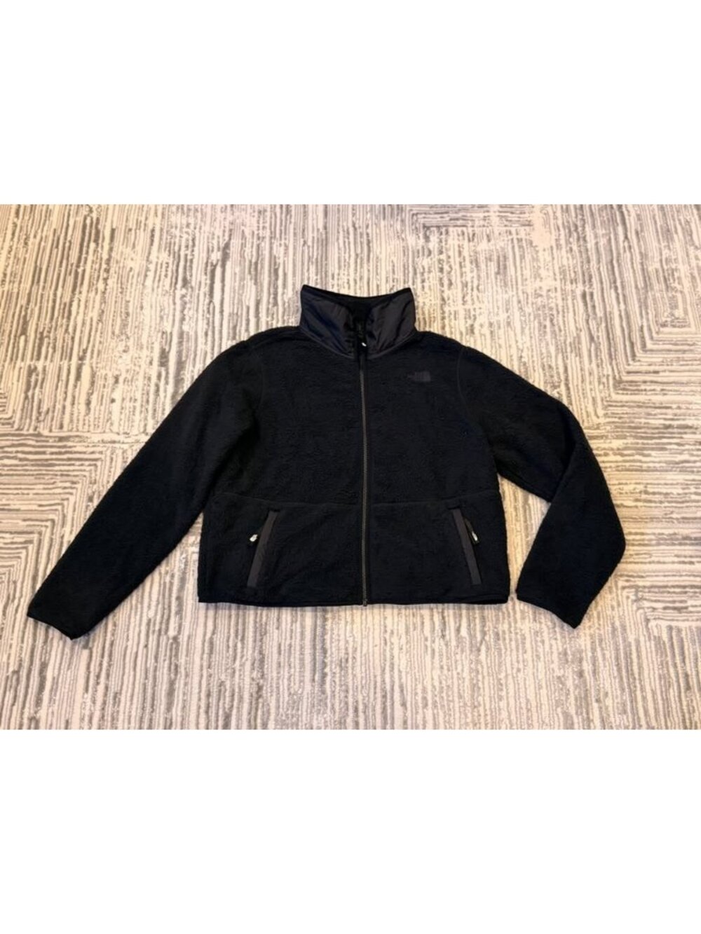 NEW The North Face women's large Black fleece jacket SHIPPING AVAILABLE